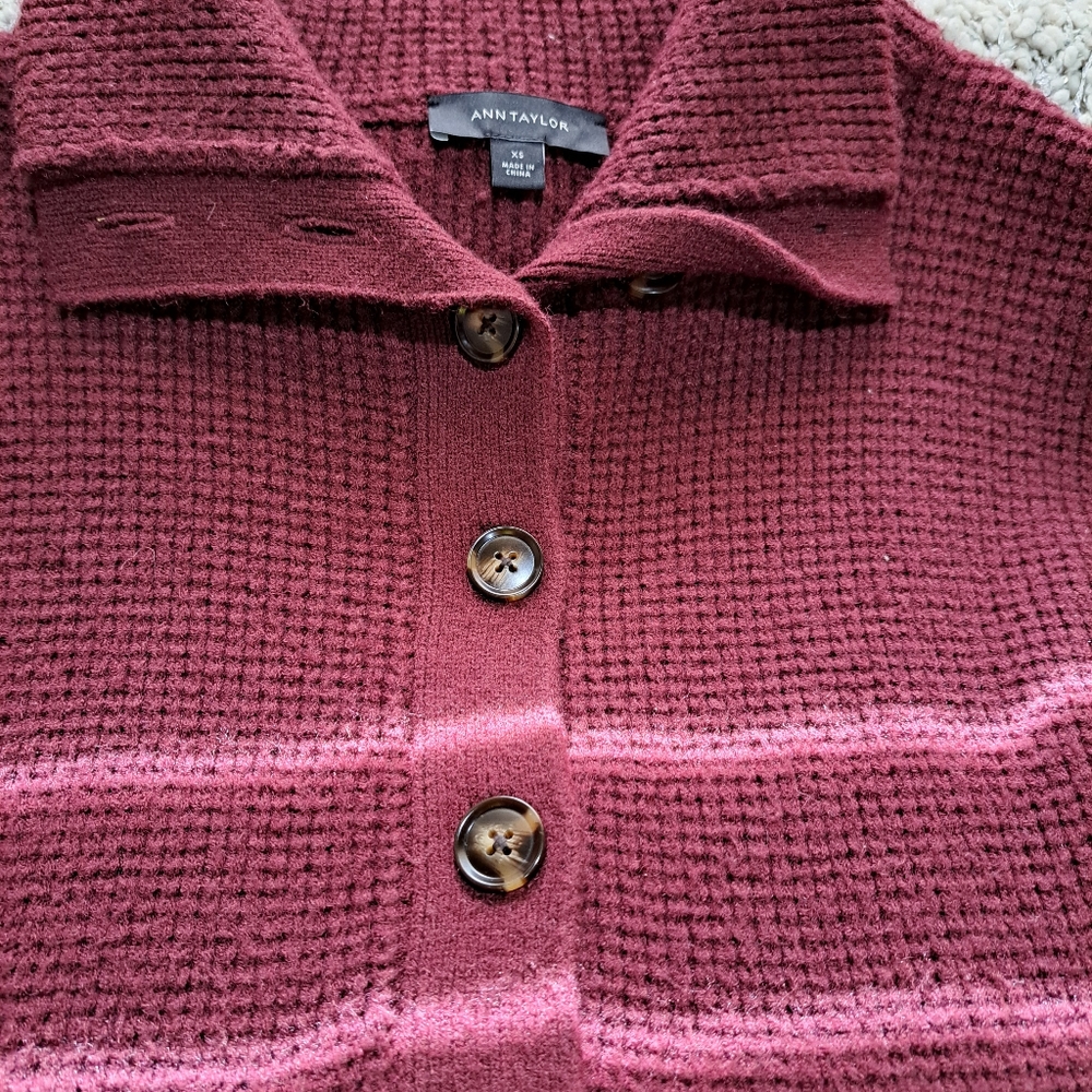 Ann Taylor szXS maroon waffle sweater